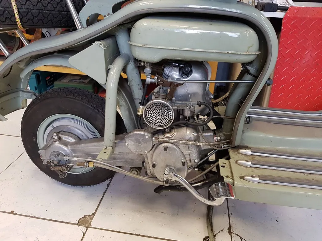 RESTAURATION MOTEUR LAMBRETTA LD 1954 MARSEILLE