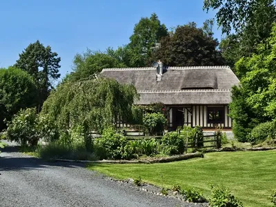 A VENDRE - Ravissante Chaumière, 210 m² Habitable, 5 chambres, jacuzzi et parc d’un hectare. Un Havre de Paix proche Cormeilles (27260) et Pont l'Eveque(14130)