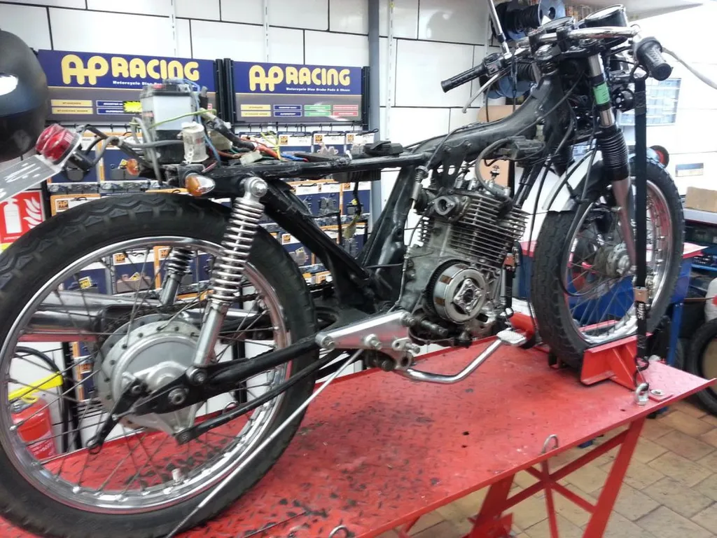 HONDA CB TWIN 125 RESTAURATION