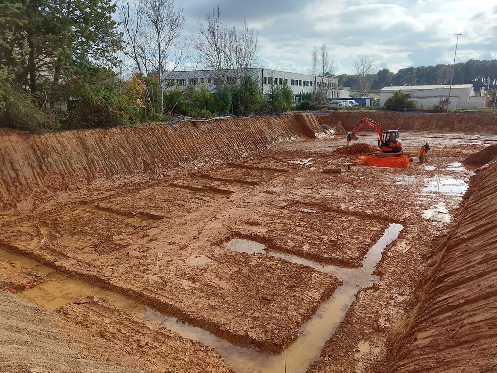 Terrassement et évacuation des terres à Eguilles