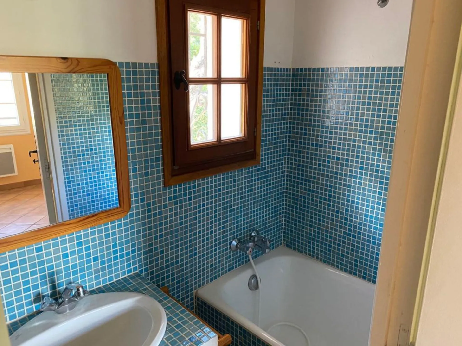 Carrelage et matériaux adaptés à une salle de bain humide à Bandol dans le Var