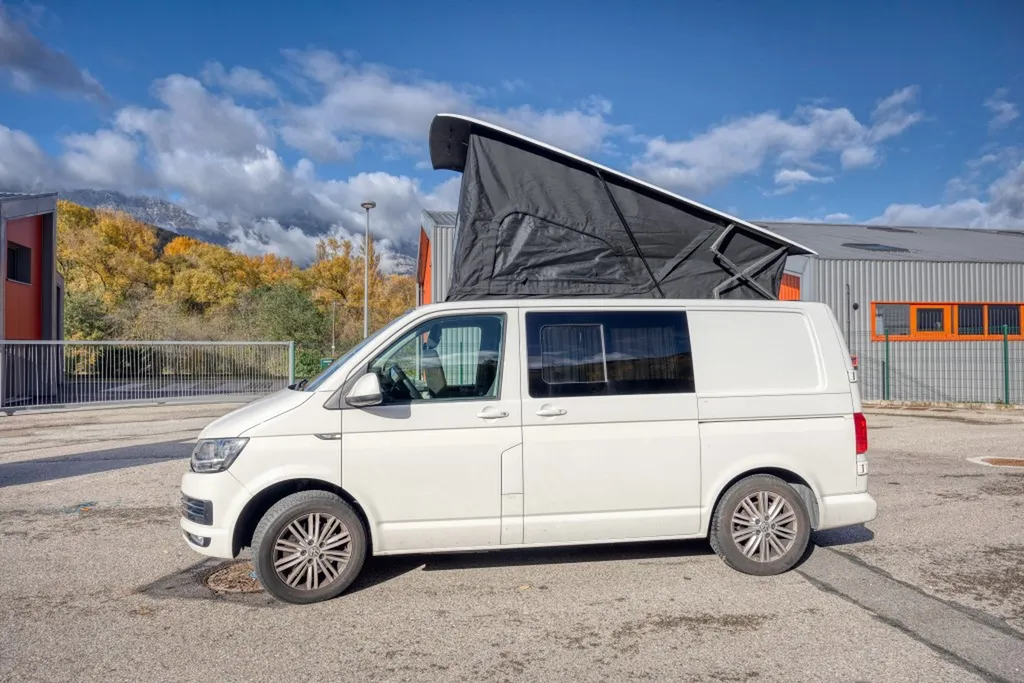 Installation de Toit relevable sur VW T6 Court à Chambéry : pose homologuée pour van compact en Savoie
