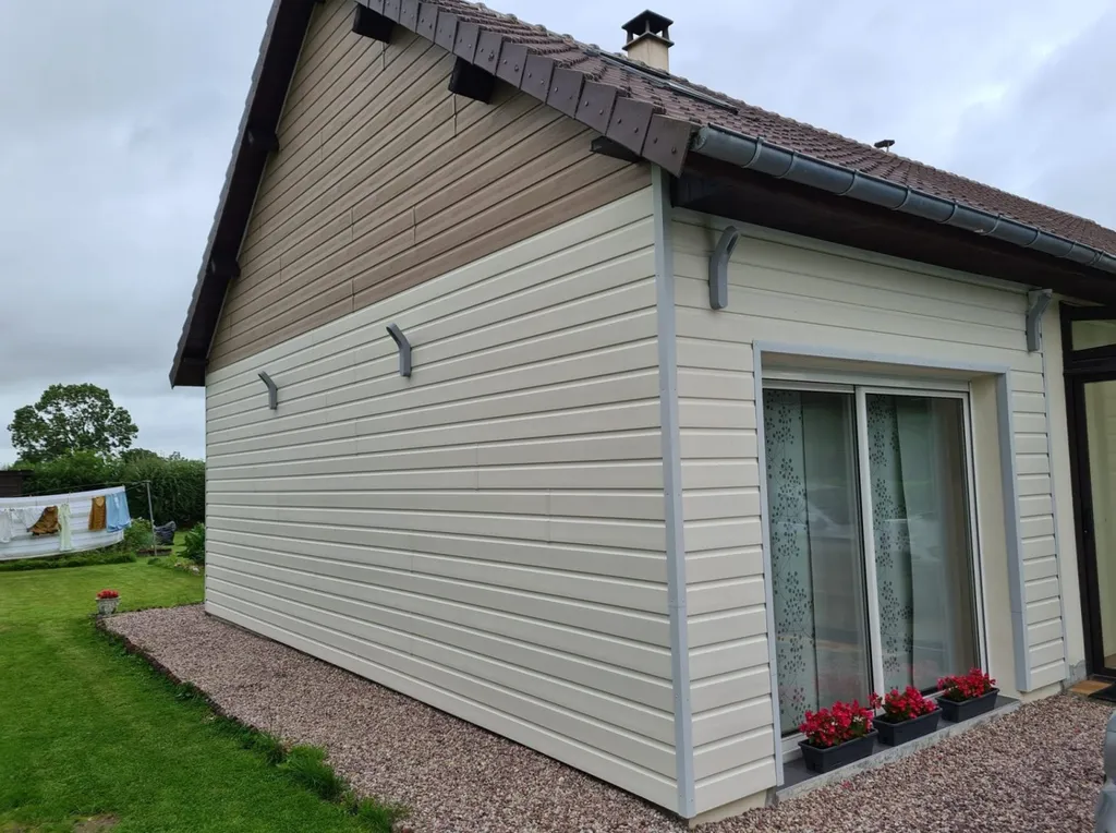 Pose d’un bardage extérieur sur une maison à Lisieux