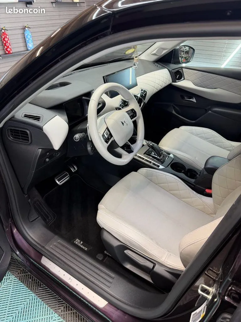 Vente d'une DS3 CROSSBACK BlueHDi RIVOLI 130CH diesel de 2020 avec boîte automatique à Saint-Julien-en-Genevois en Haute-Savoie