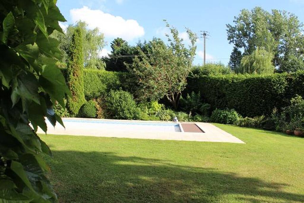 A acquérir propriété en briques avec dépendance proche Pont-Audemer 27500