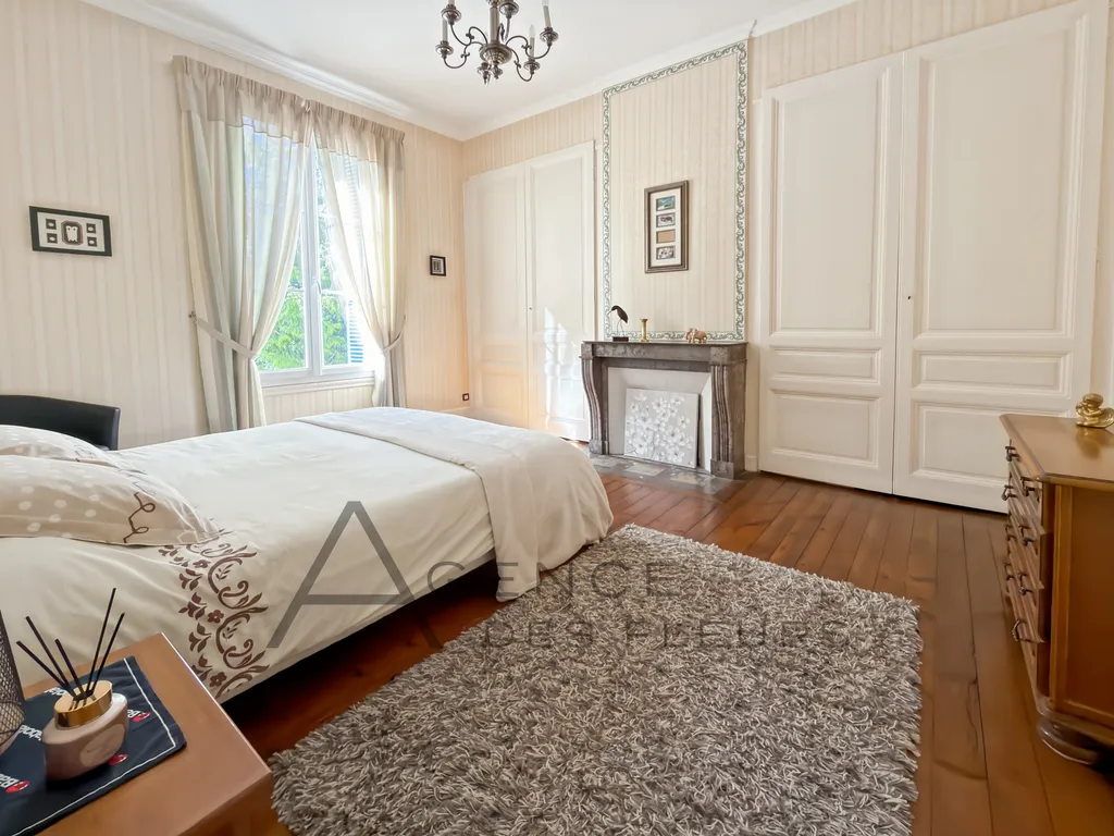 À vendre, propriété d'exception de 265 m² sur un terrain de 5200 m² située à LA SAUSSAYE 27370
