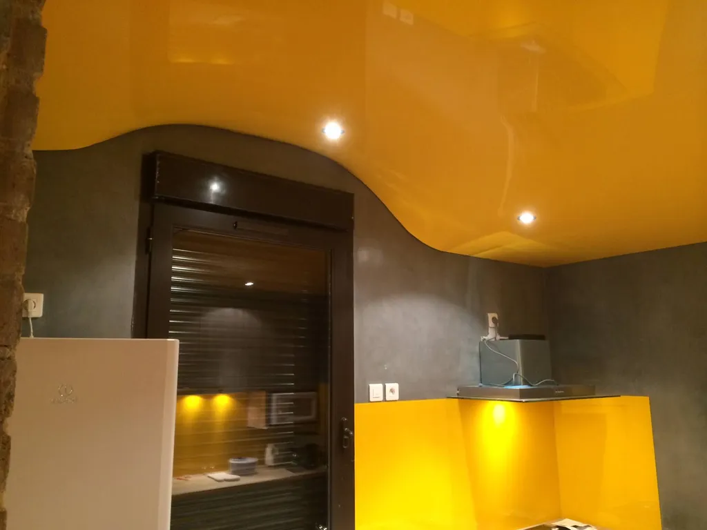 Quelles différences entre un faux-plafond tendu et un faux-plafond suspendu ? Toulouse