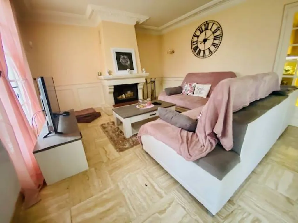 A acheter pavillon lumineux de 160m² surun terrain de 1514m² avec sous sol complet sur la commune de SAINT AUBIN LES ELBEUF 76410