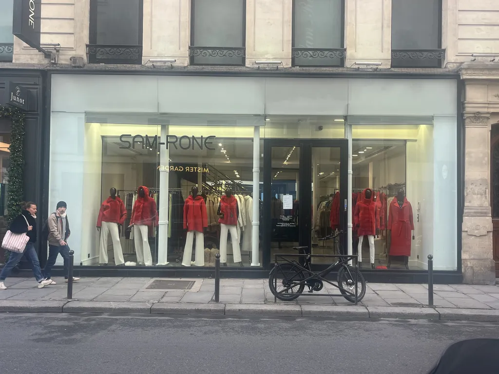 Cession de bail - Boutique 400 m², Grands Boulevards , fg Poissoniere, Rue du Faubourg Poissonnière 75009 PARIS