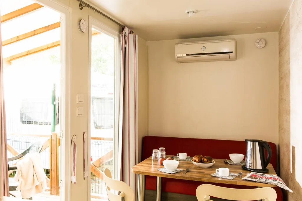 location et petit déjeuner à Vias bord de mer dans un camping 4 étpoiles