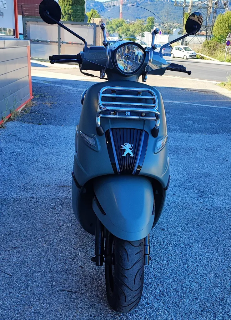  PEUGEOT DJANGO 50 cc DU 05/2022 AVEC 5700 KM.