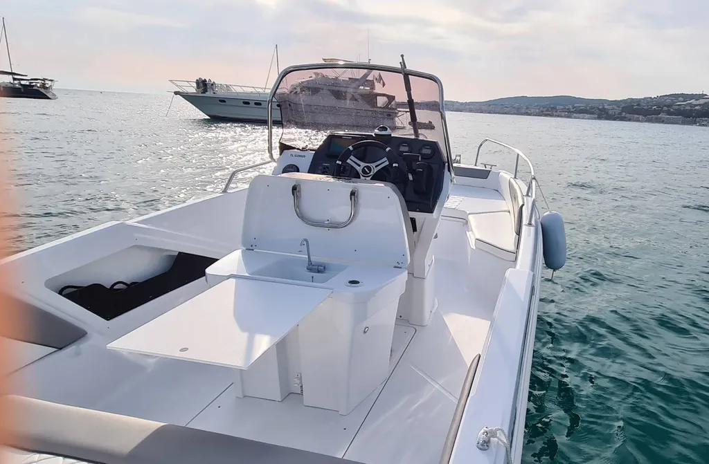 Concessionaie bateau Salpa a Saint Cyr sur mer