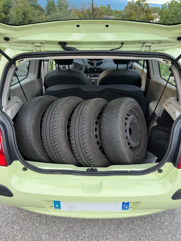 TWINGO 1.2L 75 CHV ESSENCE 2 EME MAIN / ENTRETIEN COMPLET / DISTRIBUTION OK