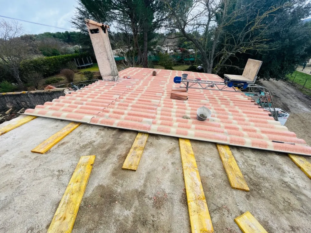 Remplacement de toiture de maison sur Bouc-Bel-Air près d’Aix en Provence.