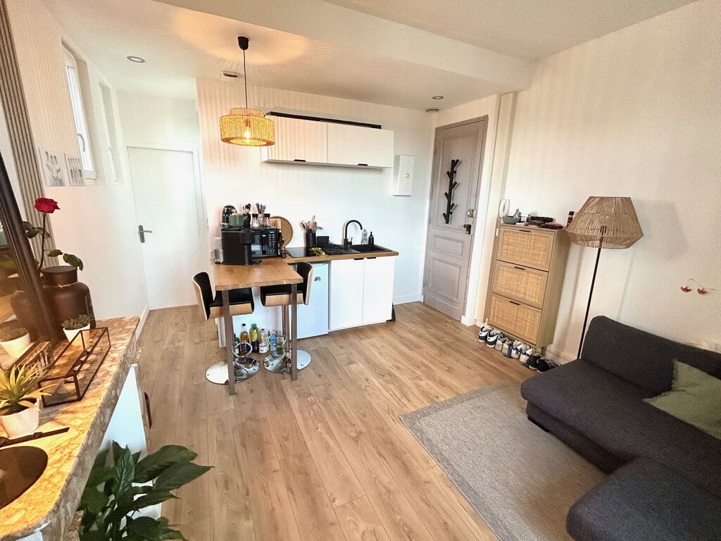 Joli T2 rénové dans immeuble en pierre Bordeaux Caudéran, Parc Bordelais