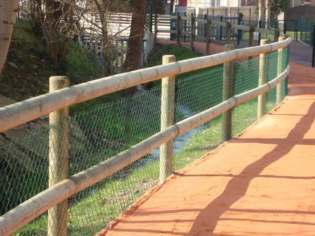 Installation de Clôture de Jardin en Bois Traité, Panneaux et Portillons pour Propriétés Résidentielles à Rouen en Seine-Maritime 76