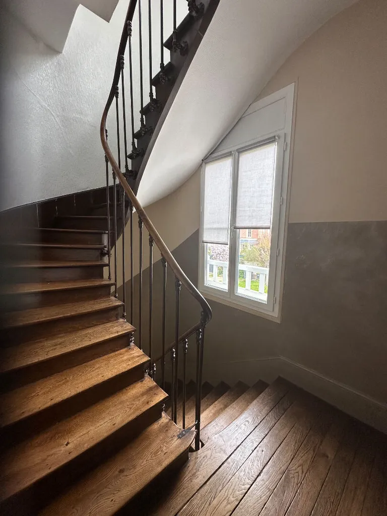 A saisir maison bourgeoise de 154 m² habitables édifiée sur un terrain de 344 m²