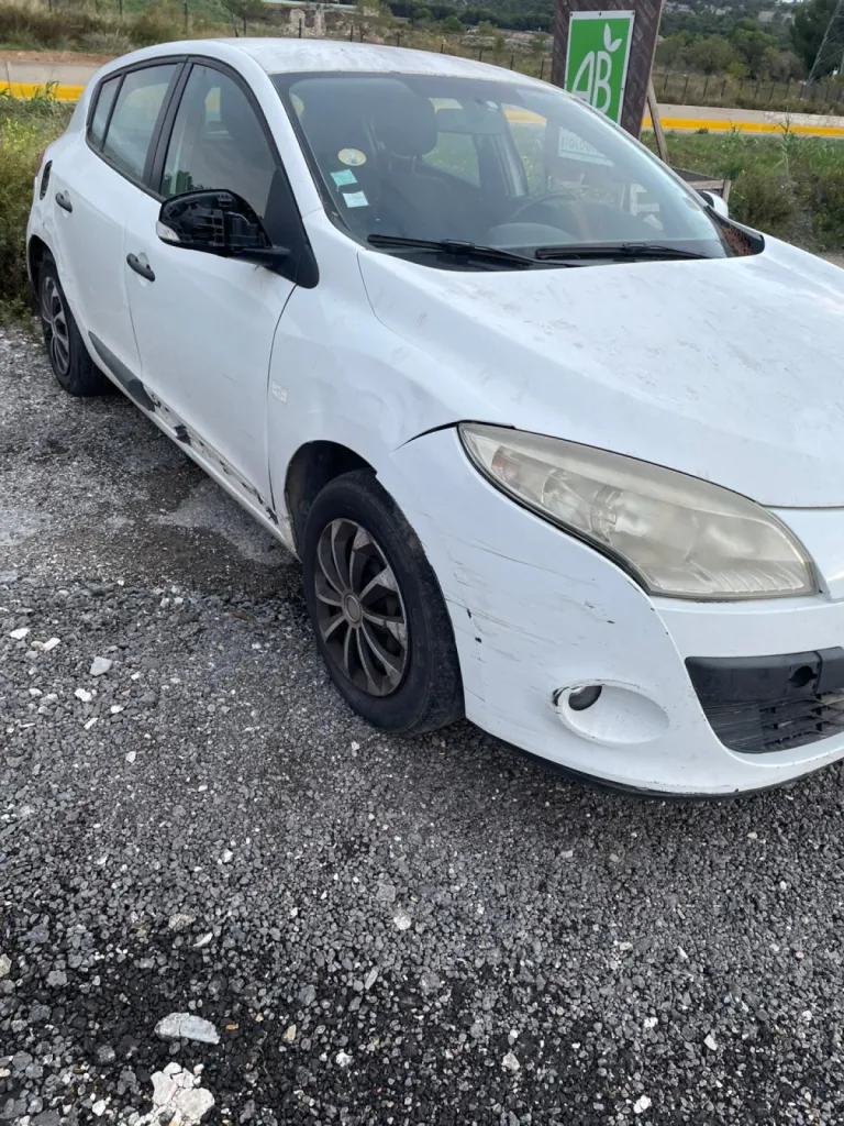 Epaviste Saint Cannat 0620623133, enlèvement gratuit d'épaves dans les Bouches-du-Rhône