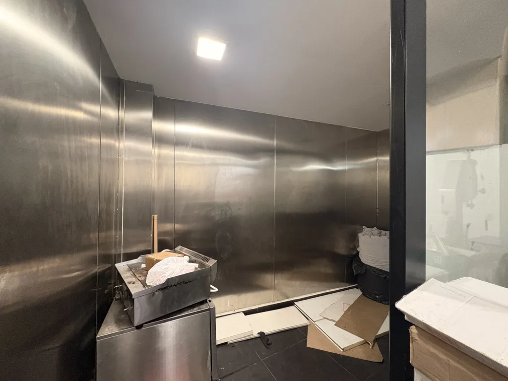 Cession de bail - Boutique 200 m², Aligre, Rue Crozatier 75012 PARIS