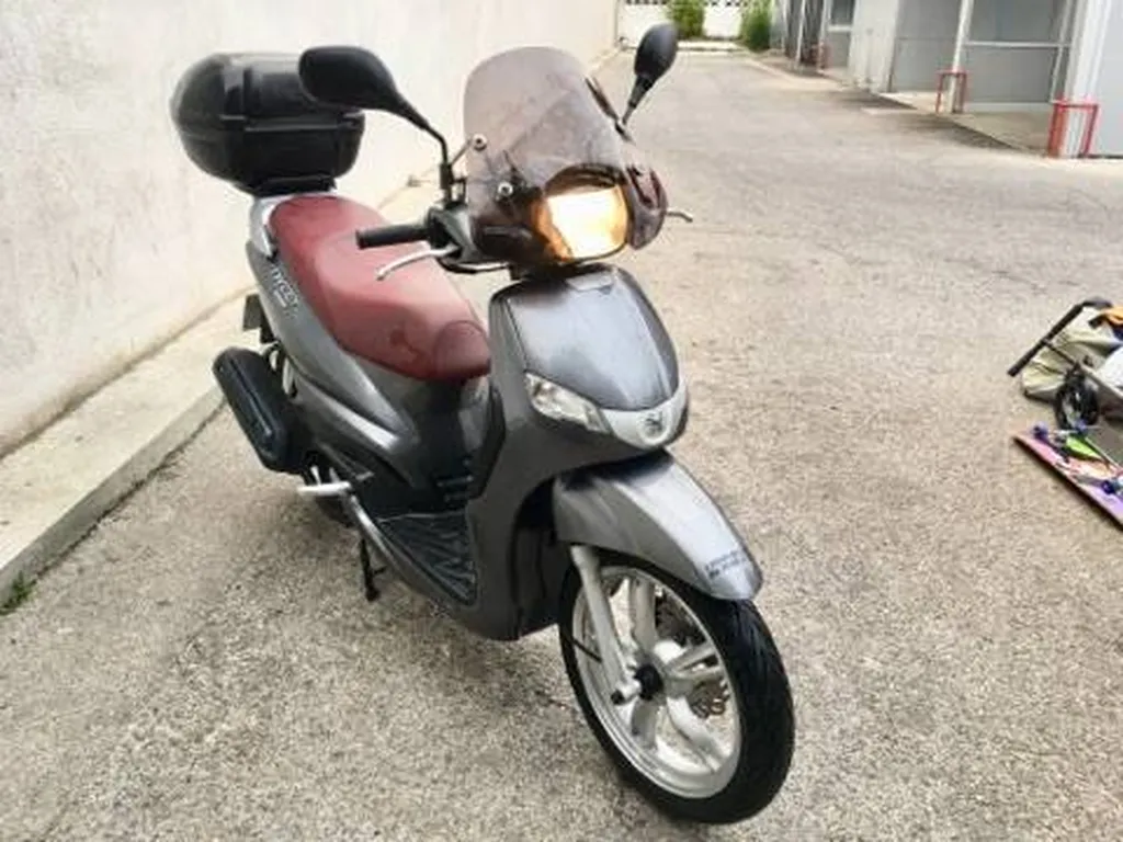 PEUGEOT TWEET 125cc SIX FOURS LES PLAGES