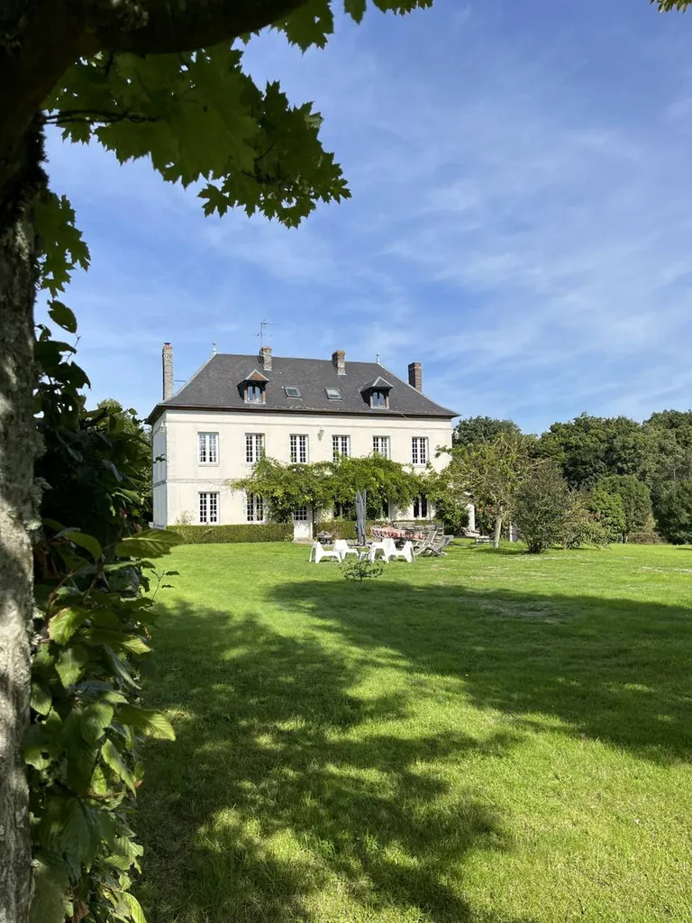 Vente d'une Demeure de Caractère sur plus de 5 hectares de terrain, dans la région Bec Hellouin, Eure 27800