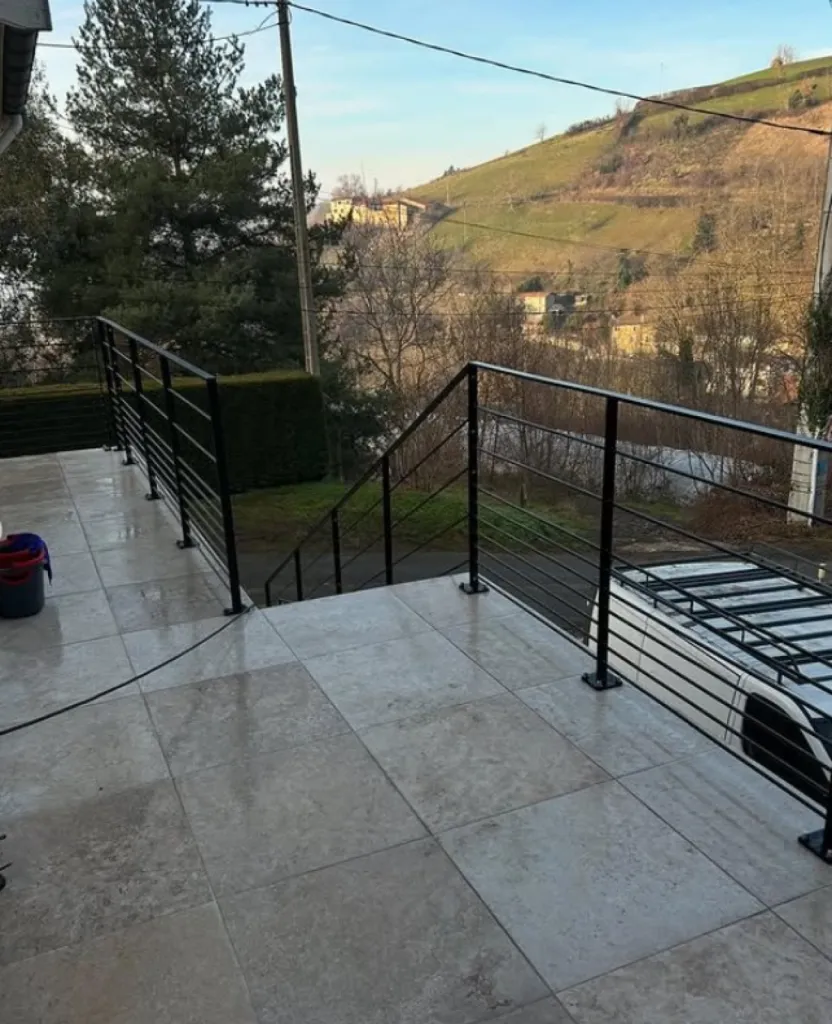 Garde corps extérieur en acier sur mesure à Lyon