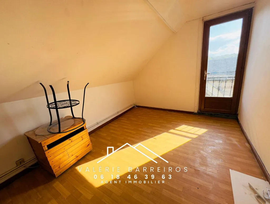 A vendre maison de ville à rénover vendu loué de 80 m² sur la commune de ST PIERRE LES ELBEUF 76320