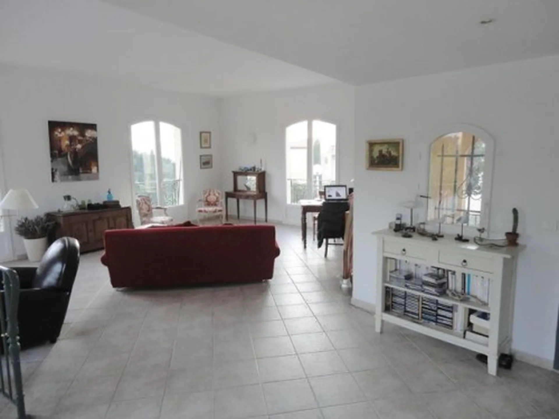 A la recherche d'une villa avec 2 logements 4/5 + T2 sur  Roquefort La Bédoule  contacter notre agence immobilière CASTELLAS la Bédoule au 04 42 73 22 50