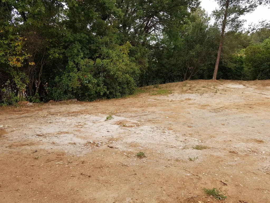 Terrain constructible au PRADET secteur Garonne proche plage