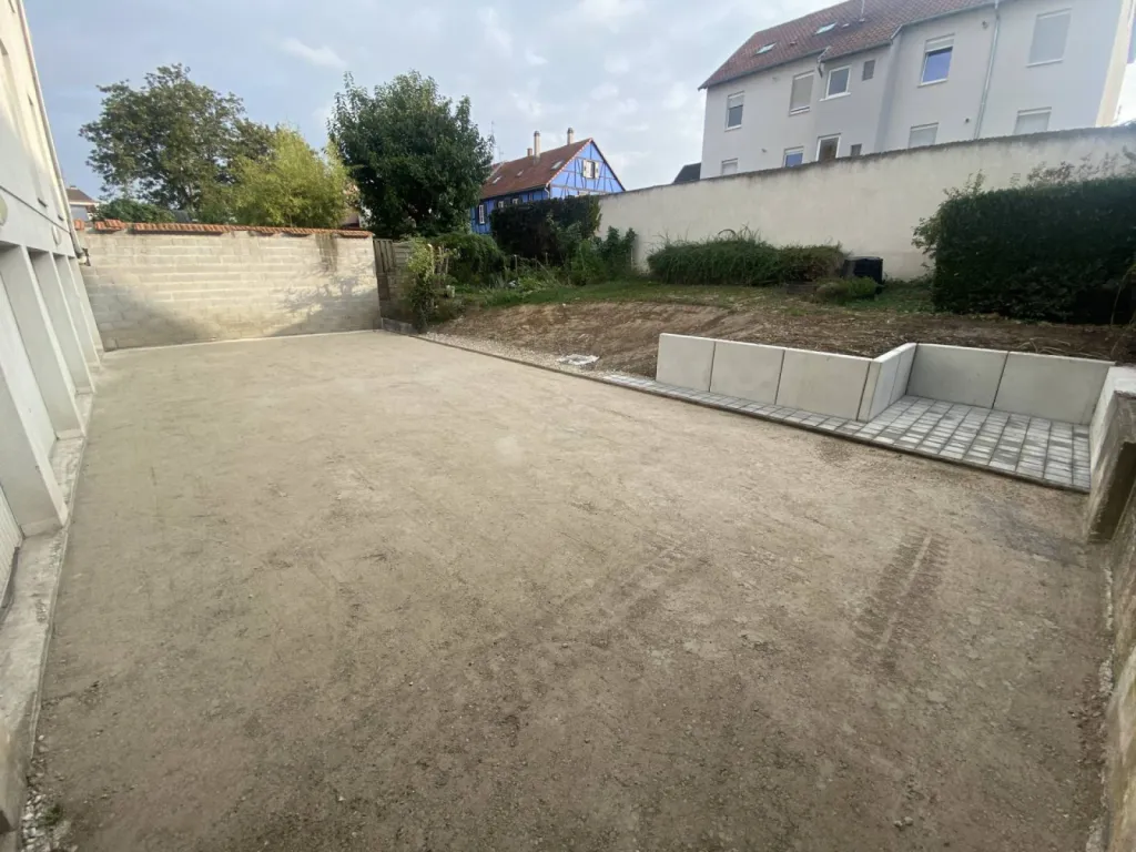 Entreprise pour une égalisation de terrain, à Wiwersheim dans le Bas-Rhin CLK