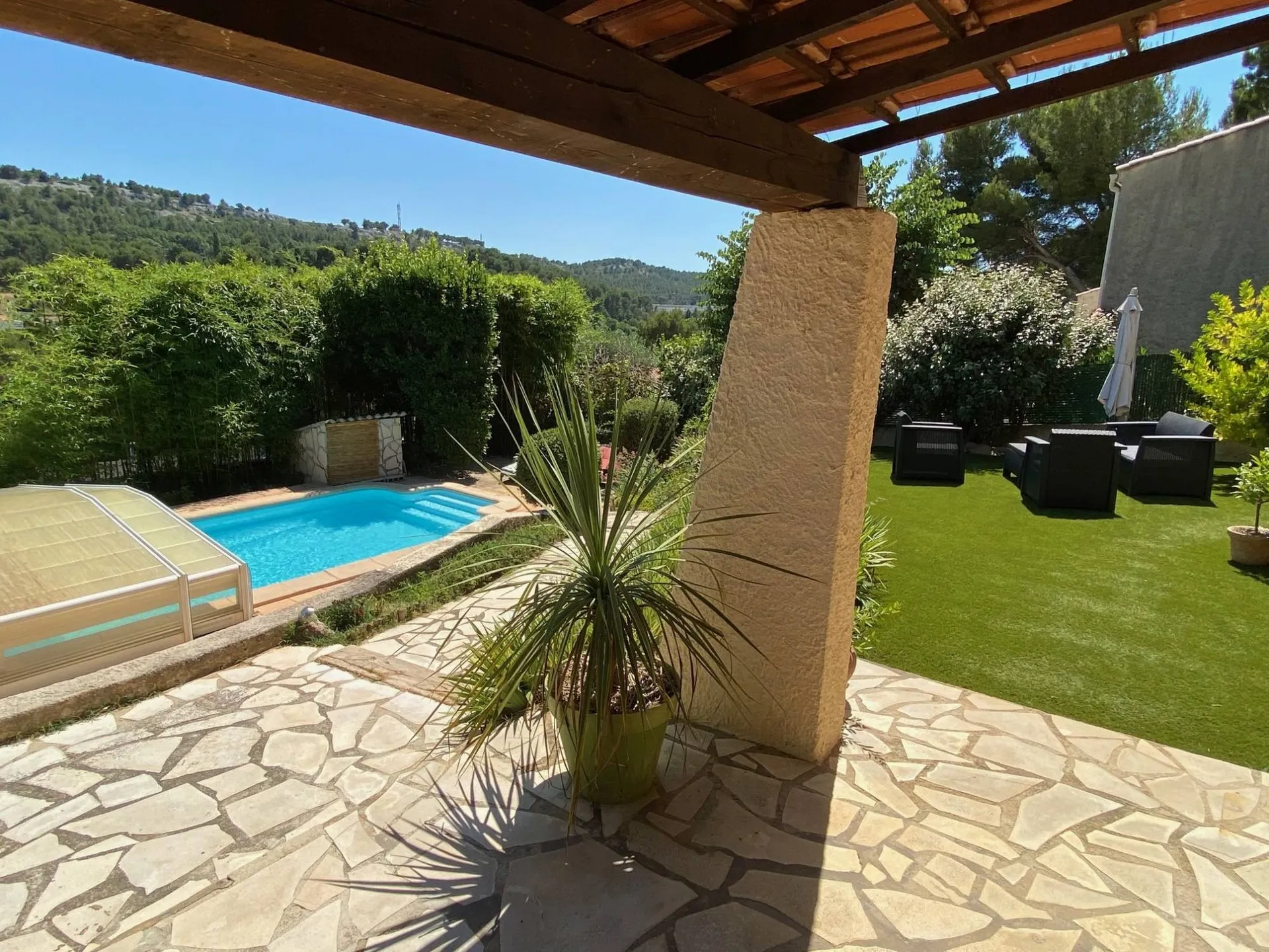 maison à vendre carnoux avec piscine