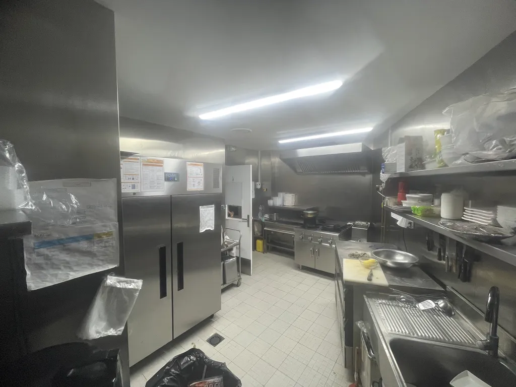 Cession de bail - Restaurant 183 m², place colonel Bourgoin, Rue Erard 75012 PARIS
