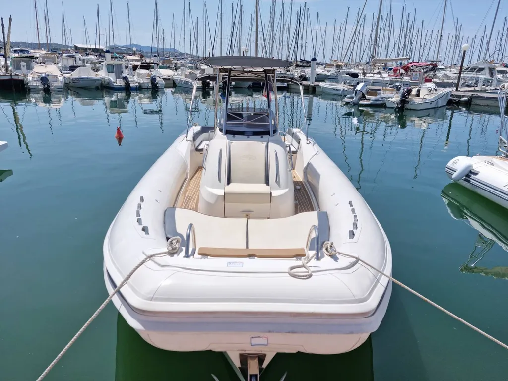 Prince 34 CC Bateau à moteur en location à Bandol