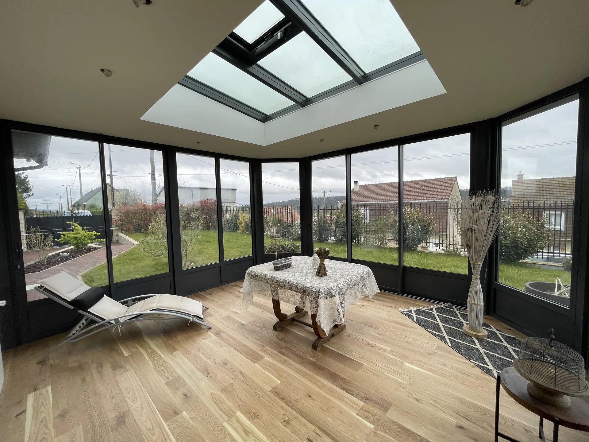 PARKING - CARPORT - VERANDA