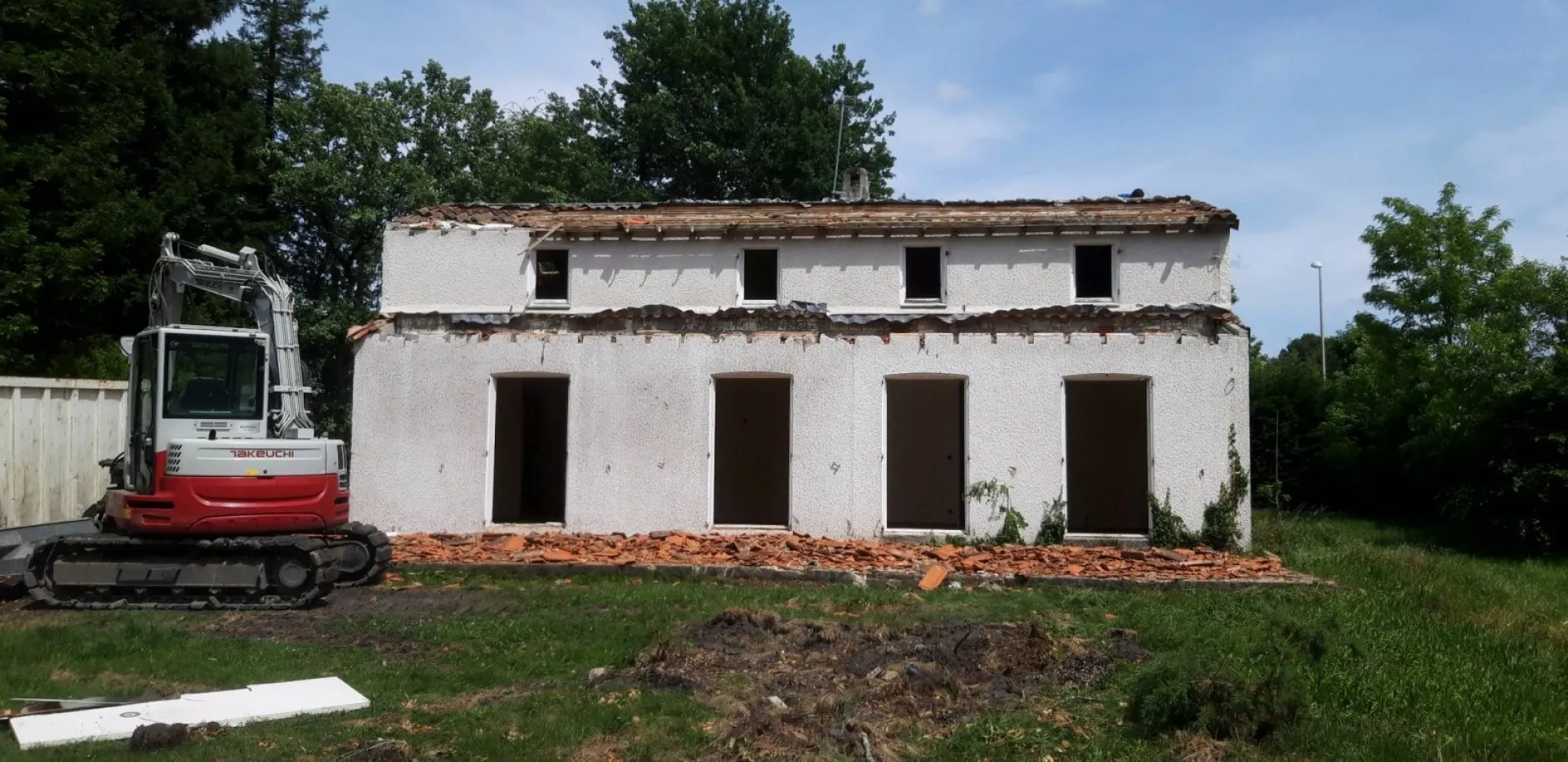 Démolition et dépollution d'une maison pour la construction d'une maison individuelle à Pessac en Gironde
