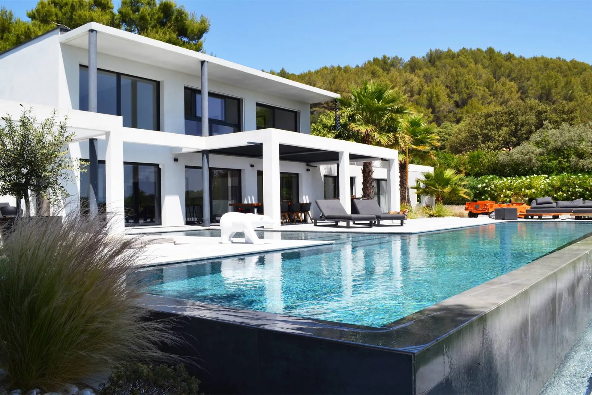 Construction de maison d'architecte haut de gamme à Aix en Provence dans les Bouches du Rhône