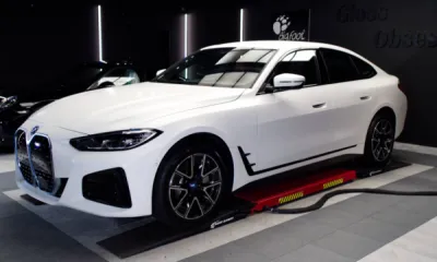 La perfection à l’état pur : cette BMW i4 bénéficie d’une protection intégrale grâce au film XPEL appliqué avec soin par nos experts