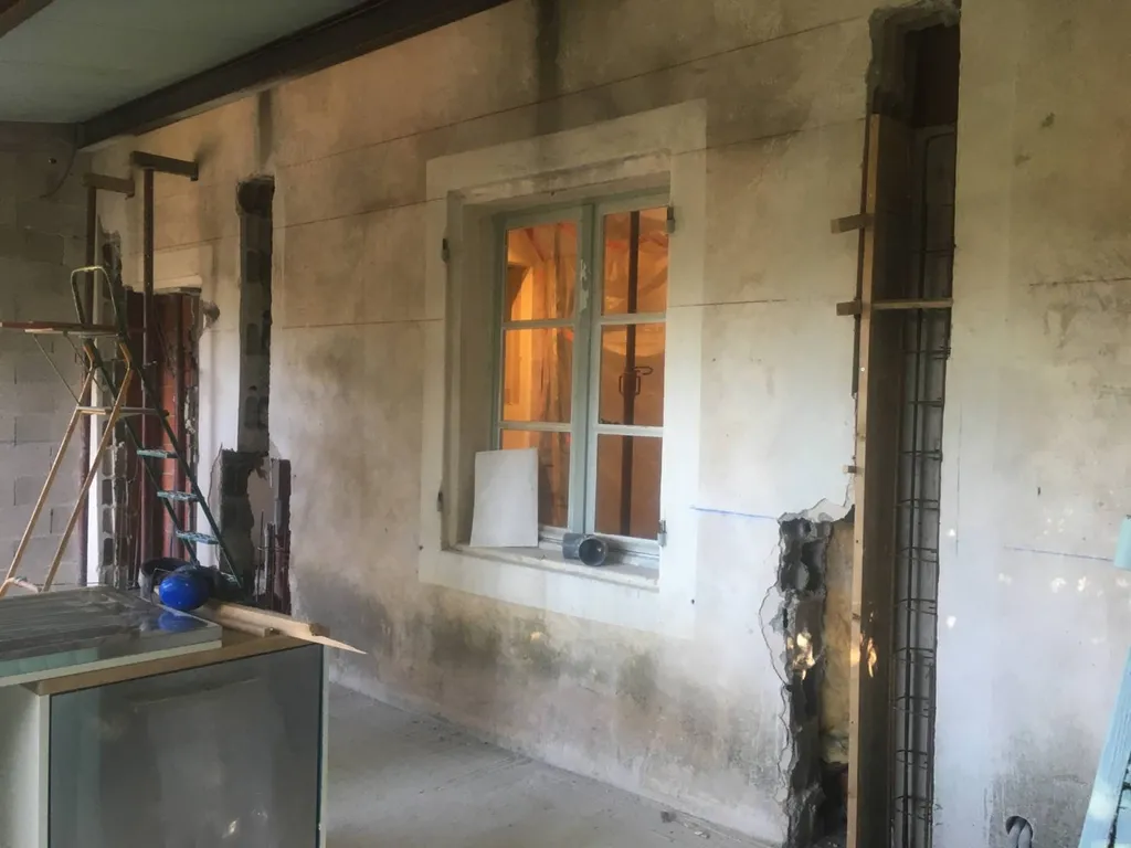 Ouverture dans un mur porteur d'une maison individuelle à Grans