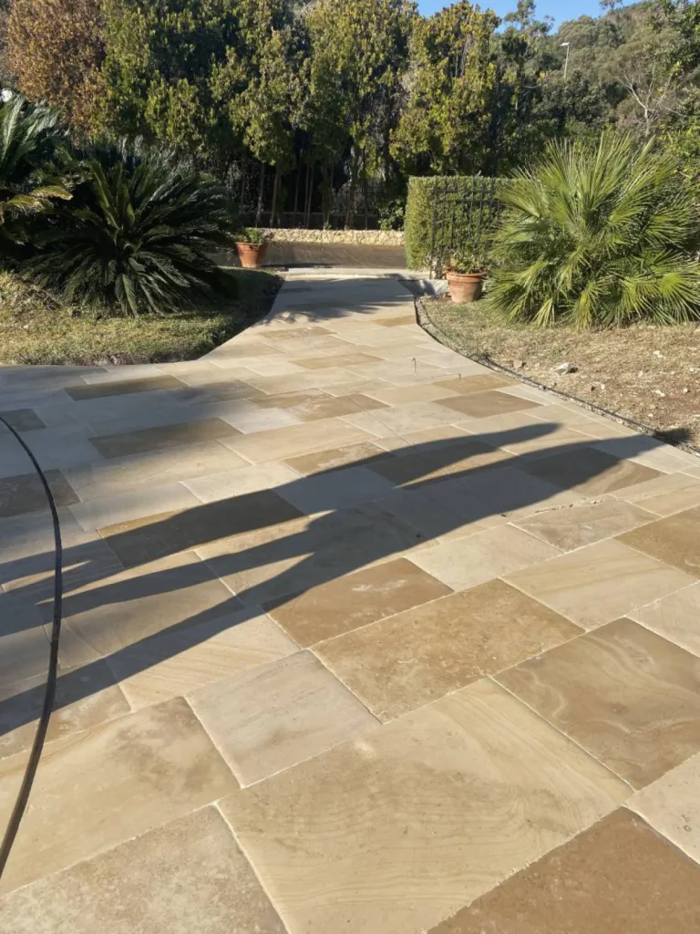 Vente de pierre naturelle haut de gamme entre Bordeaux 33 et Cahors 46 à Saint-Germain-du-Salembre 24