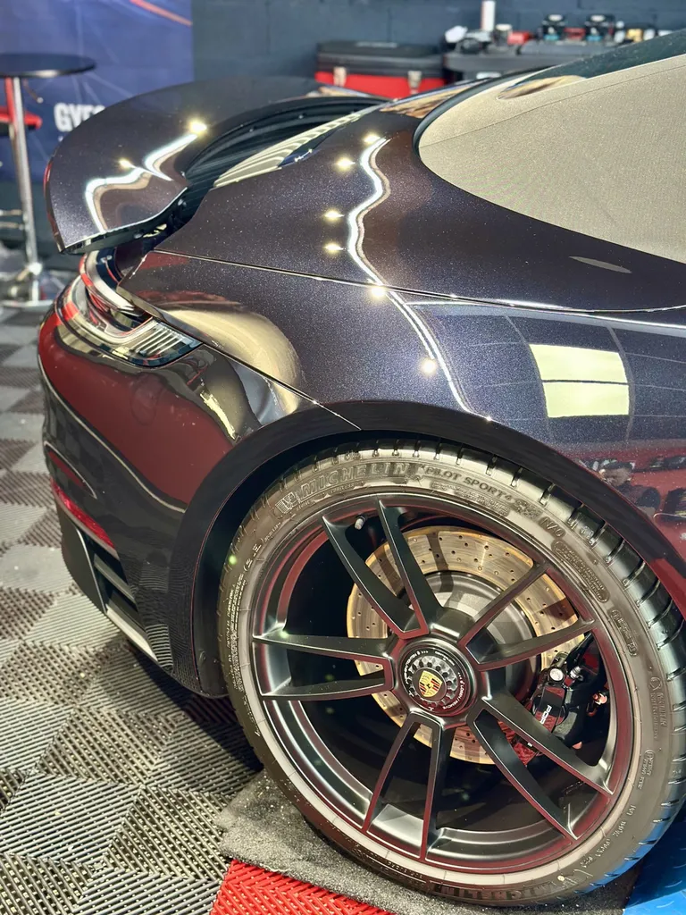protection carrosserie polissage traitement céramique DETAILING Vaugneray socialiste Porsche 992 GTS Cabriolet