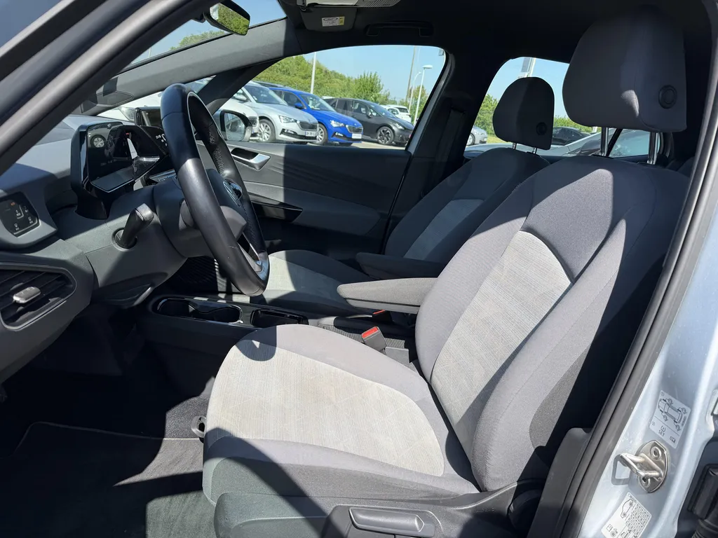 Volkswagen ID.3 occasion à La Frénaye : voiture électrique performante disponible chez votre concessionnaire proche du Havre et Rouen
