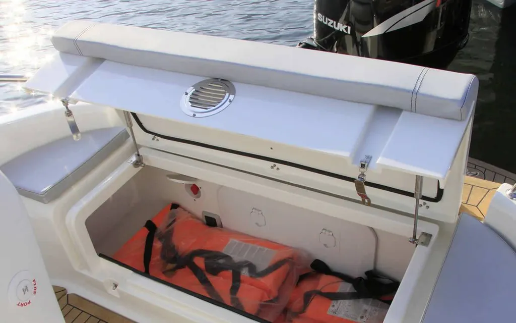 Vente de bateau à moteur neuf près de La Ciotat dans le 83