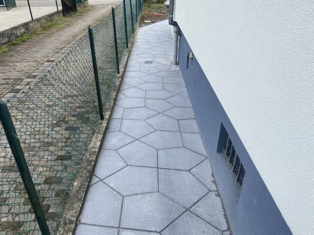 Accès en dalle d'une maison à Strasbourg CLK 