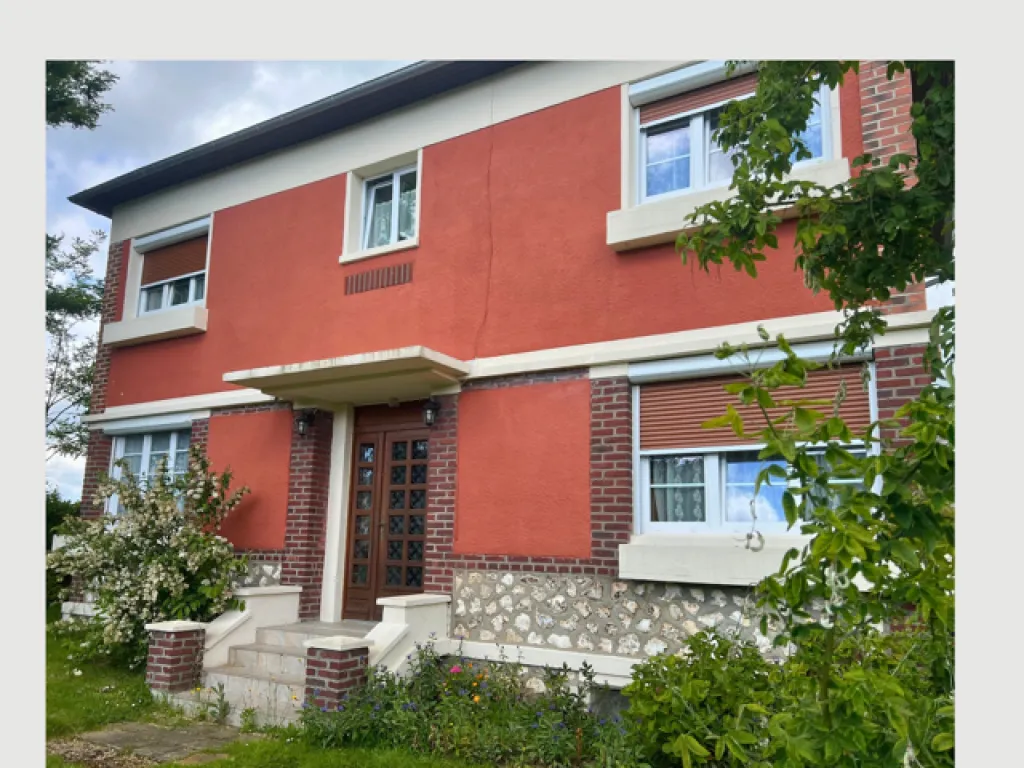 A acheter maison de 130 m² édifiée sur 1400 m² de terrain sur la commune de LES MONTS DU ROUMOIS 27520