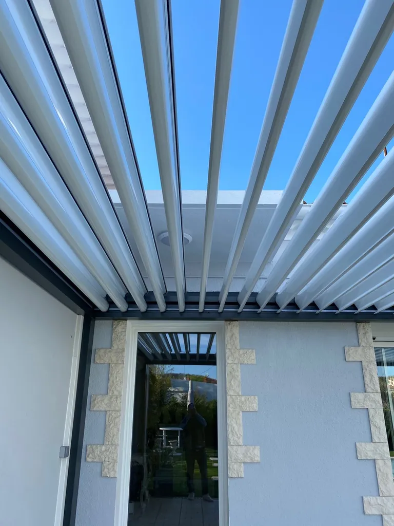 Pergola bioclimatique sur Martigues