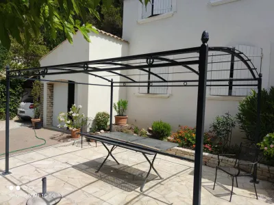 FABRICATION PERGOLA POUR TERRASSE  AUTO PORTANTE AVEC PEINTURE THERMOLAQUEE A MARTIGUES 