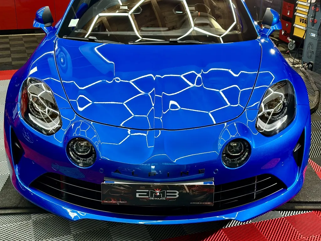 film de protection PPF alpine A110 Lyon traitement céramique protection carrosserie voiture de sport
