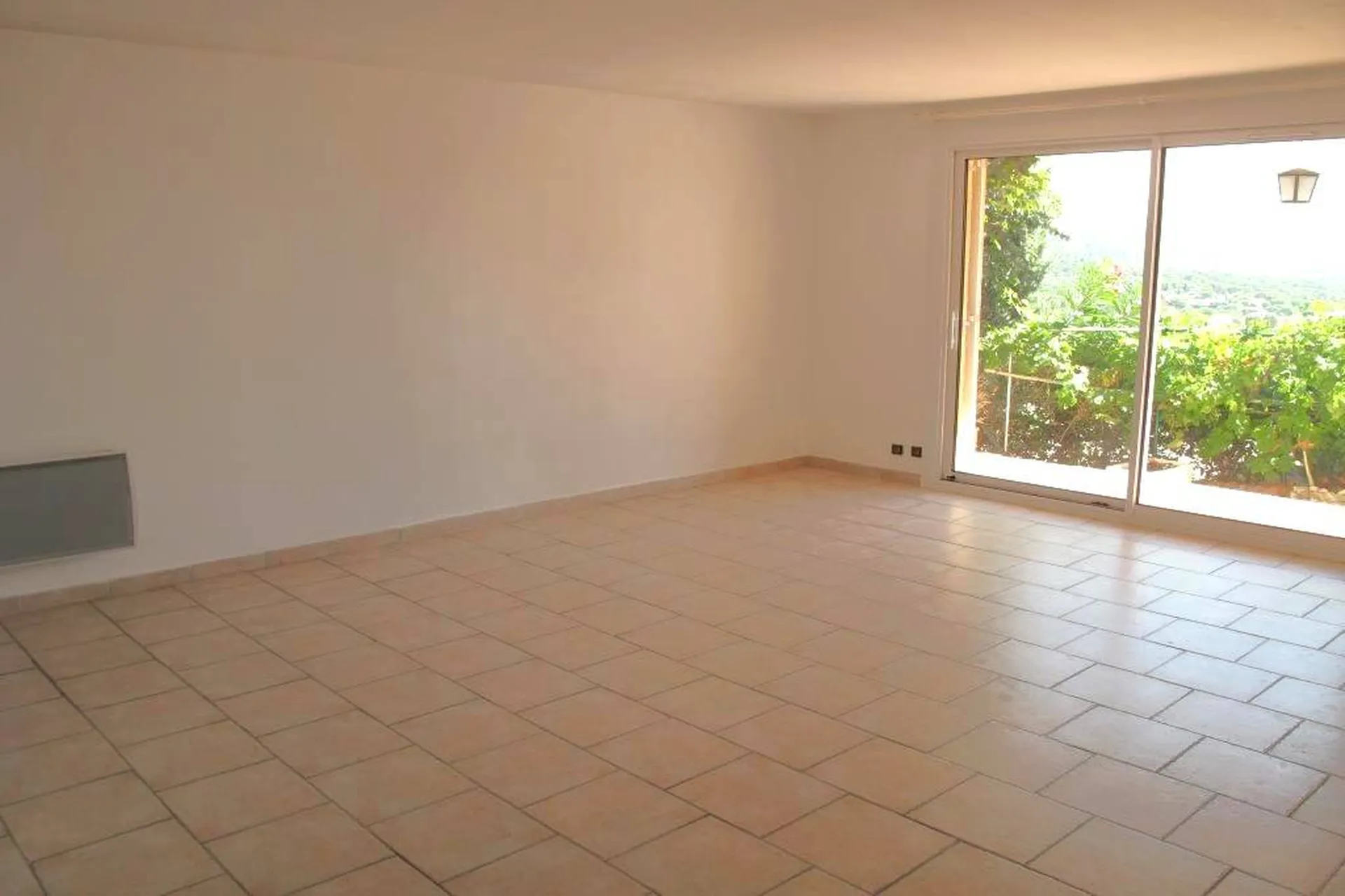 Appartement T2 Cassis  avec terrasse et parking privatif dans résidence avec piscine