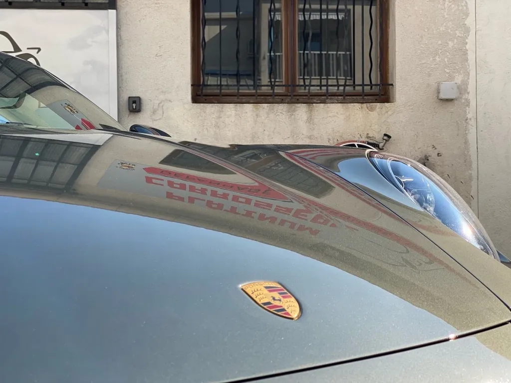 Réparation Carrosserie Porsche 992 Carrera Aubagne 13400 avec franchise offerte à Carnoux en Provence Platinum Carrosserie 