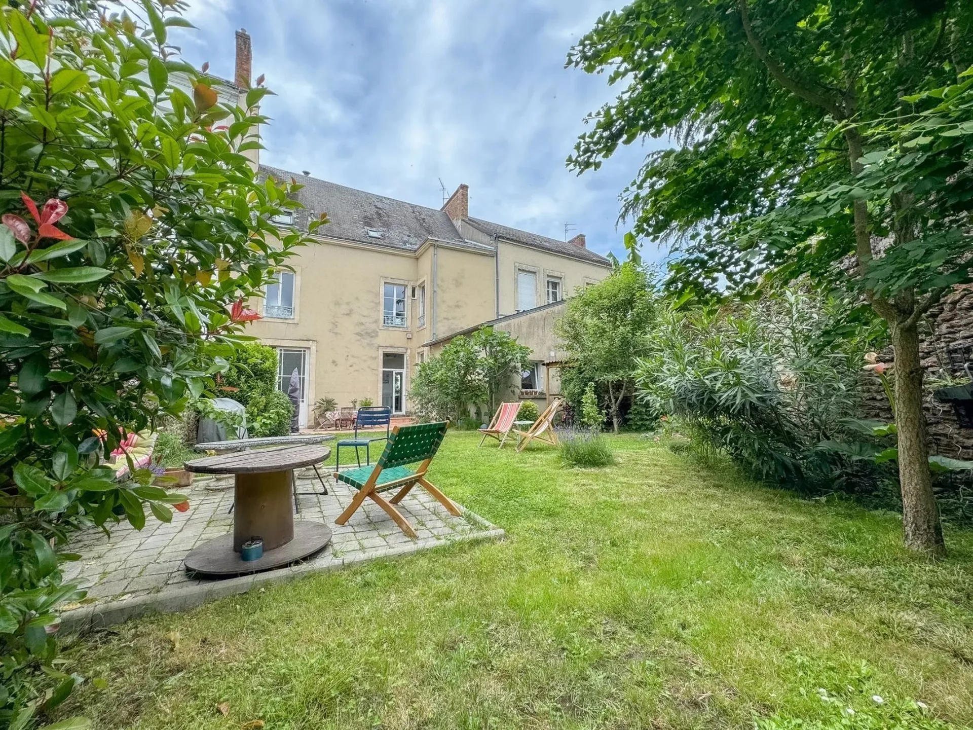 Maison avec chambres spacieuses et bureau Le Mans